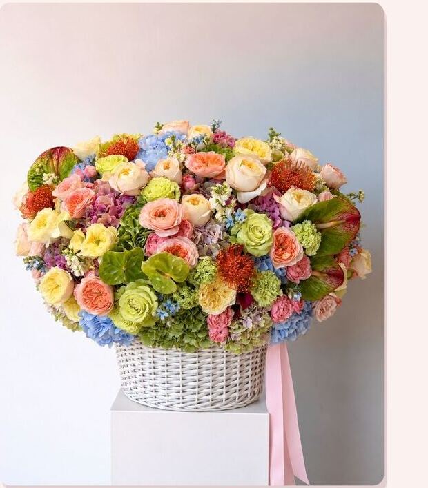 Peach Sorbet - Garden rose · Hydrangea · Anthurium · Protea